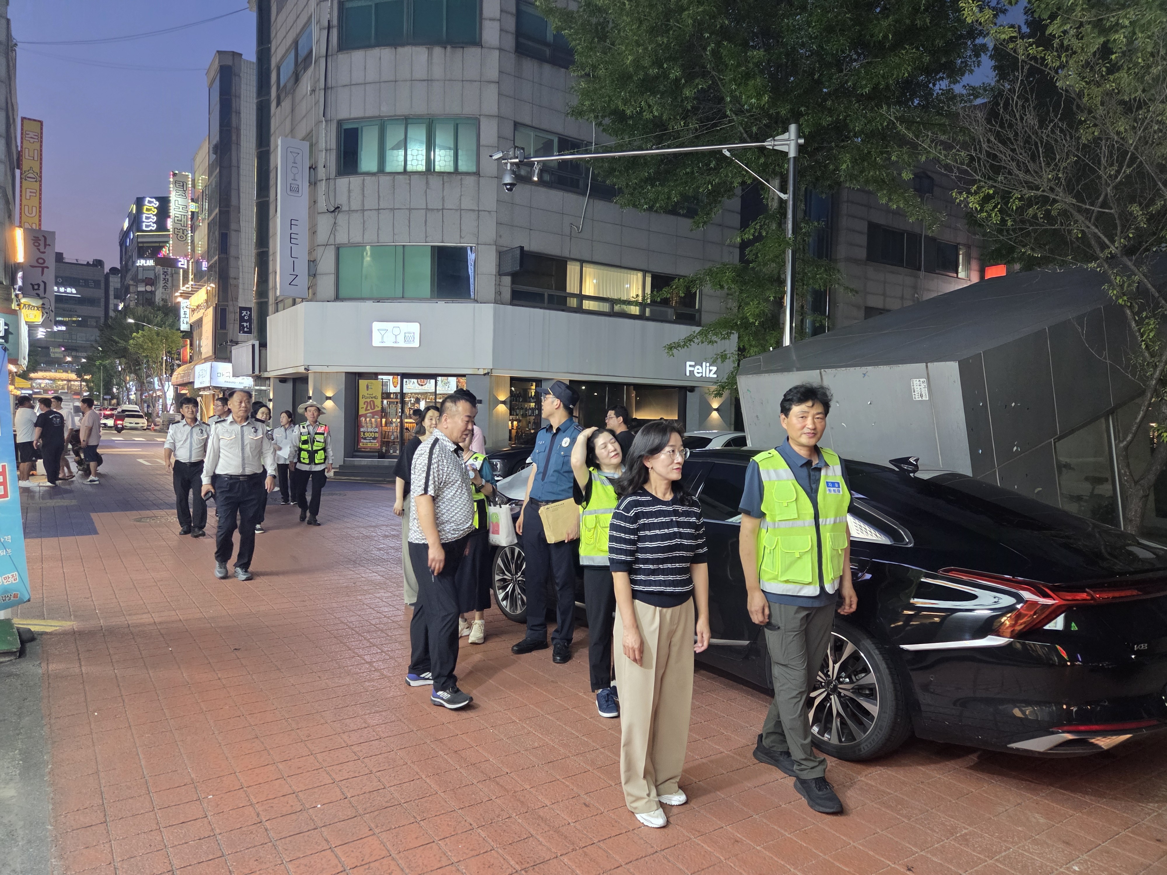 연수구 연수2동 자율방범대는 지난 25일 주민 안전과 치안 강화를 위한 민관경 합동 순찰을 했다